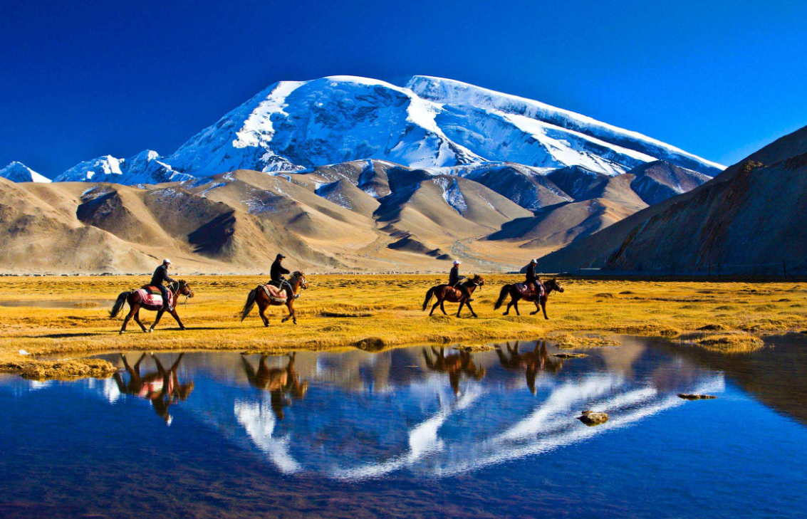 喀什、卡拉库里湖、石头城、达瓦昆、老城区纯玩4日游